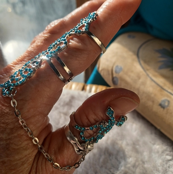 New Doppelfinger Chain Ring - Picture 3 of 10